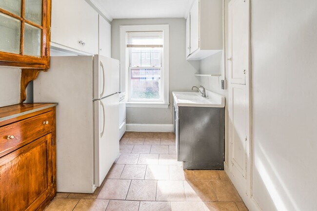 Interior Photo - 226-234 Ellsworth Avenue