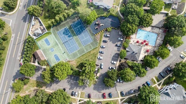 Building Photo - 251 Kempsey Dr