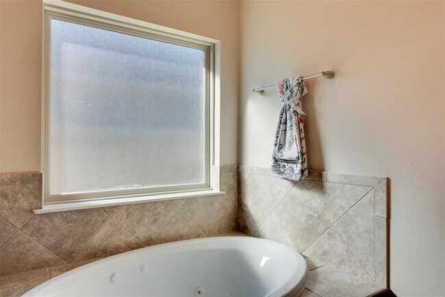Building Photo - 2013 Granite Pass Dr