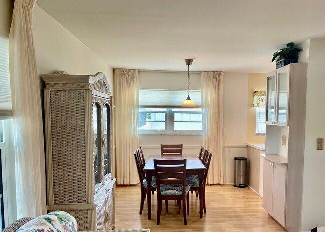 Building Photo - 35 Pine Arbor Ln