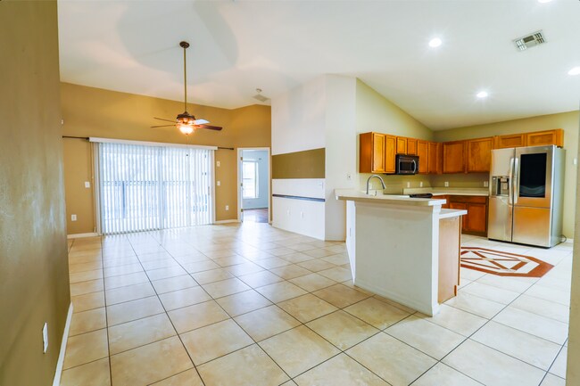 Building Photo - 2674 Willow Glen Cir