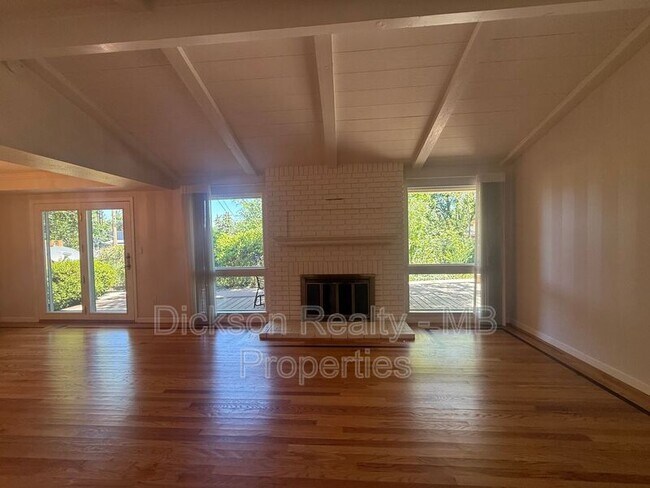 Building Photo - 2845 Glenwood Ct