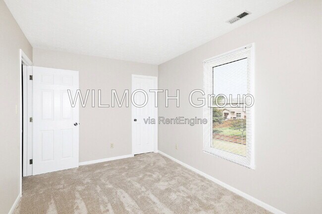 Building Photo - 9224 Oak Knoll Ln