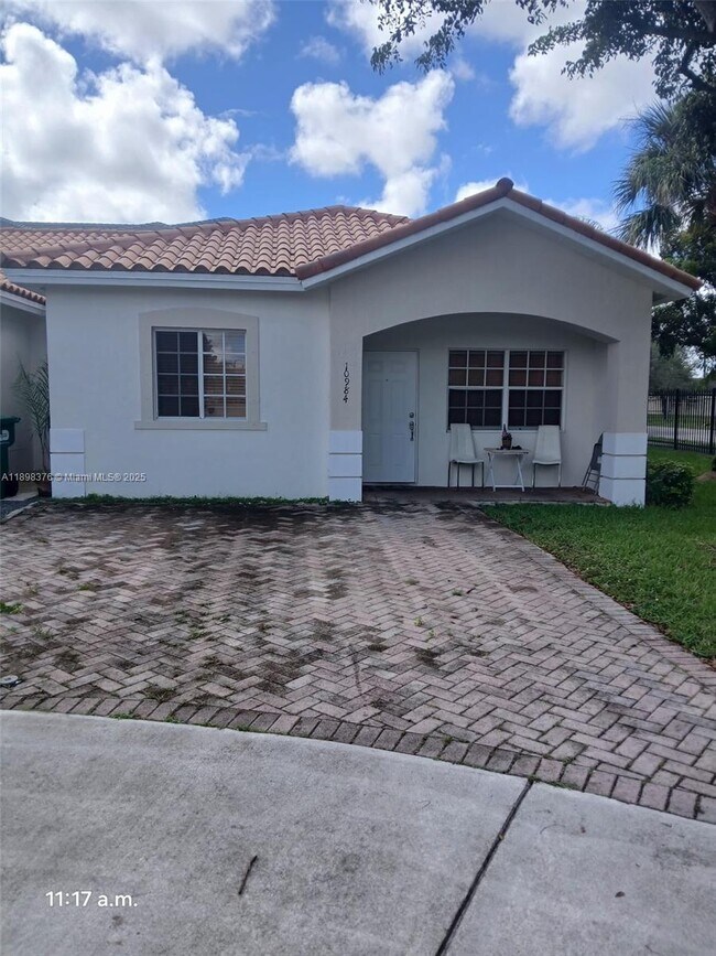 Primary Photo - 10984 SW 182nd Ln