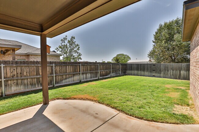 Building Photo - The Finer Things In Life/ The Town Homes o...