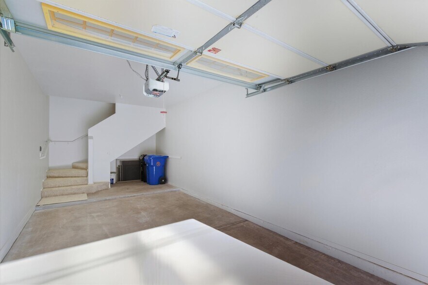 Single Car Garage - 5450 E McLellan Rd