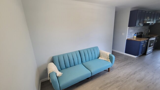 Primary Photo - 214 S Linden St