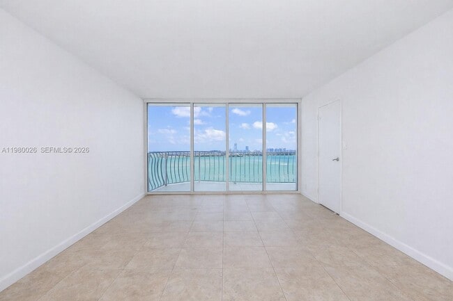 Building Photo - 7601 E Treasure Dr