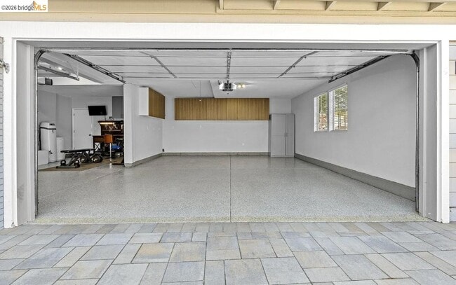 Building Photo - 2435 Pinehurst Ct