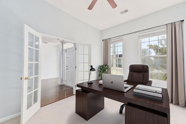 Building Photo - Elegant Two-Story Home in Tanner Plantation!