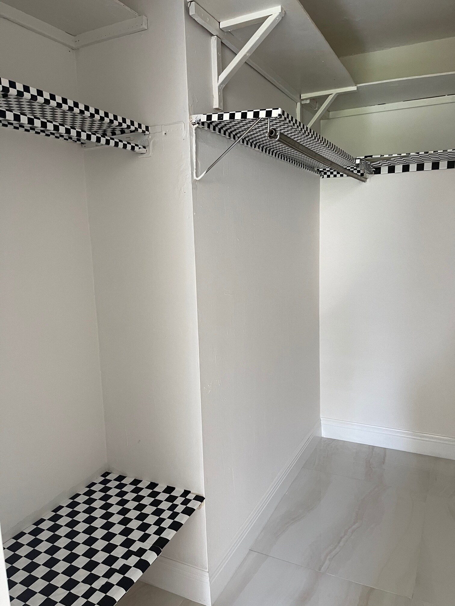 Walk-in Closet - 860 NW 87th Ave