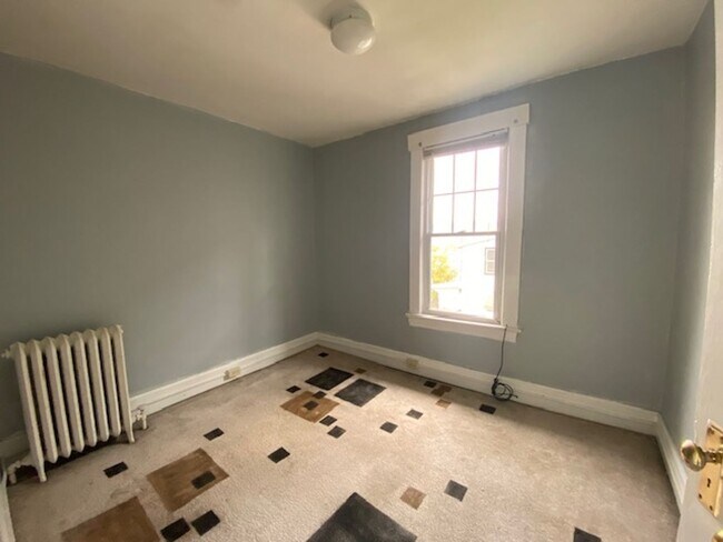 Building Photo - Pedrosa -713-715 Linden Avenue