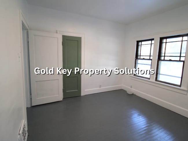 Building Photo - 631 High St