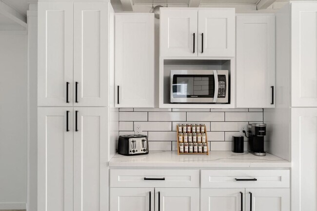 Building Photo - 3413 N 8th St