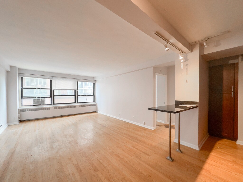 Building Photo - 4180 N Marine Dr