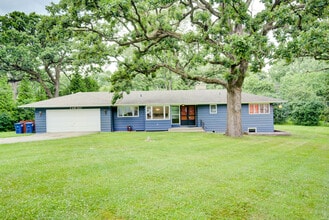 Building Photo - 24W360 Hemlock Ln