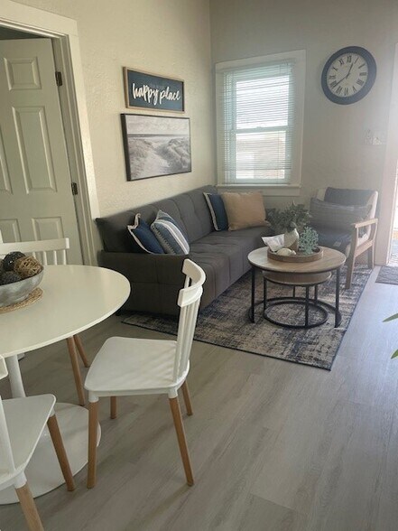 Building Photo - 127 24th St