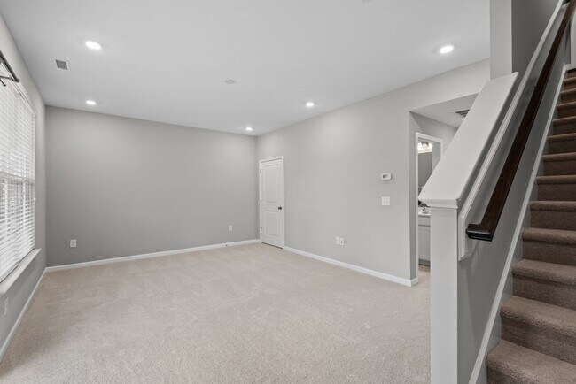 Building Photo - 1136 Commack Dr