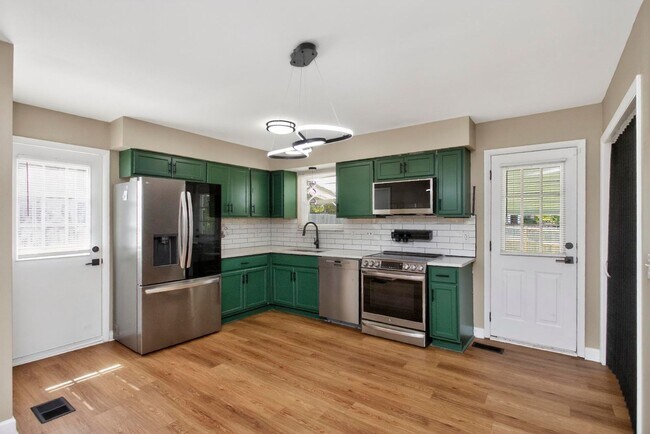 Building Photo - 3153 Towne Village Rd
