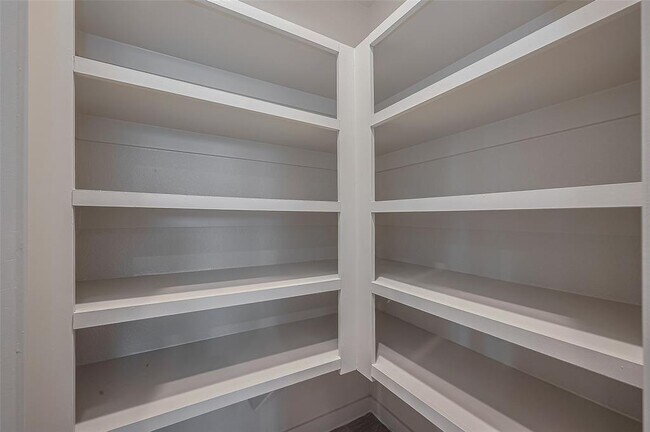 Building Photo - 12715 Basinghall Ln