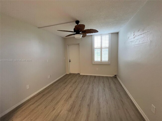 Building Photo - 6550 Royal Palm Blvd