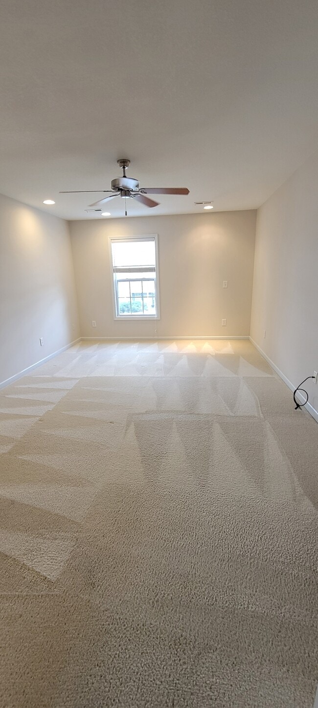 Building Photo - 5050 Horsestall Dr
