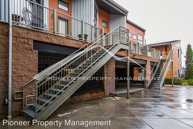 Building Photo - 2 br, 2 bath House - 3195 Blake St. #202