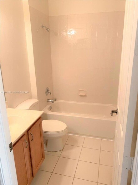 Building Photo - 690 Amador Ln
