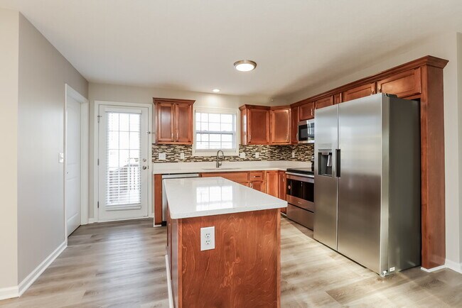 Building Photo - 318 Gallop Ln