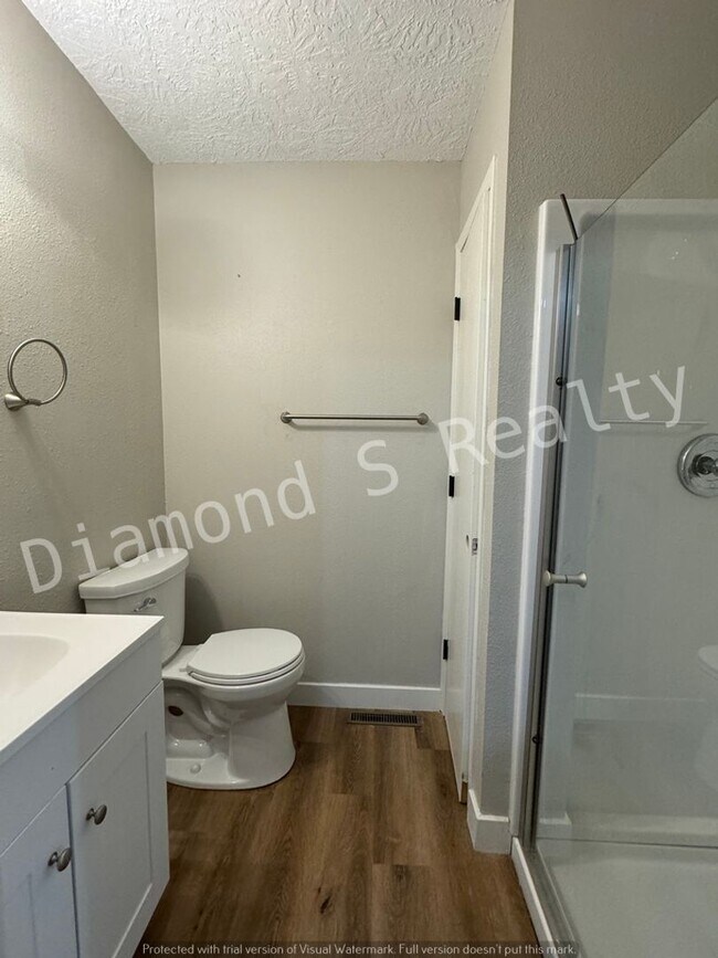 Building Photo - Charming 3 Bedroom Home - Wanda Gray/Chero...