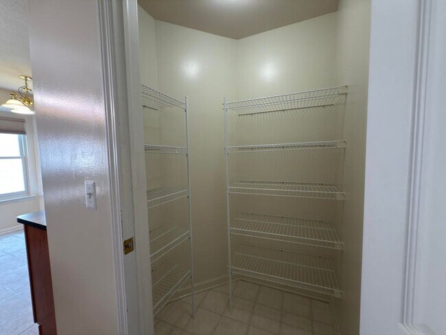 Building Photo - 1929 Harley Dr