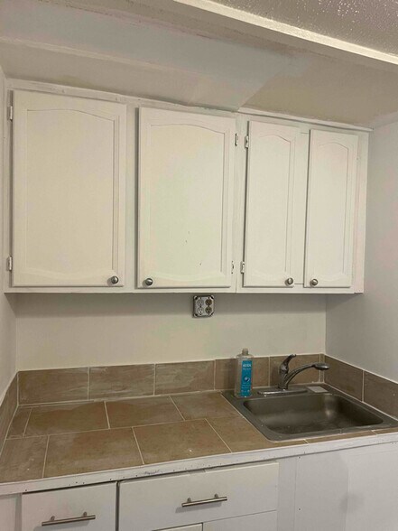 Building Photo - 3131 W 16th Ave