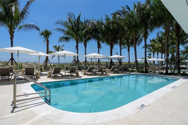 Building Photo - 900 N Ocean Blvd
