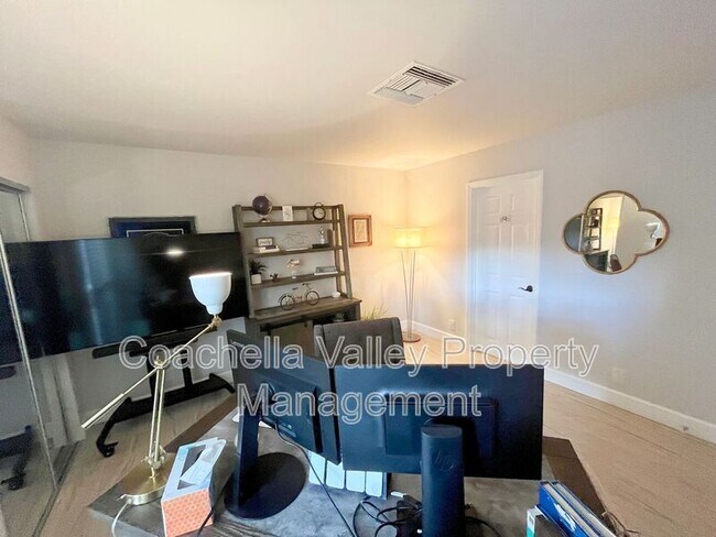 Building Photo - 48550 Valley View Dr