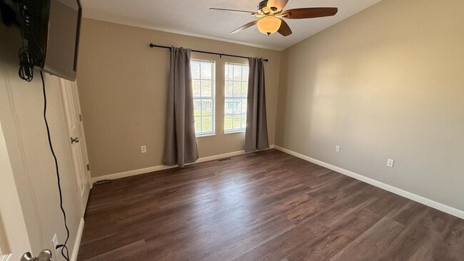 Building Photo - 266 Bradford Square