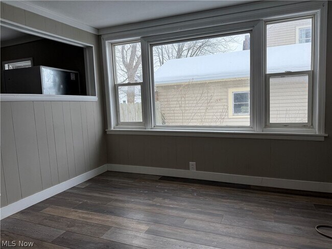 Building Photo - 416 2nd St