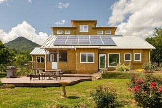 Building Photo - 105 Creative Cove