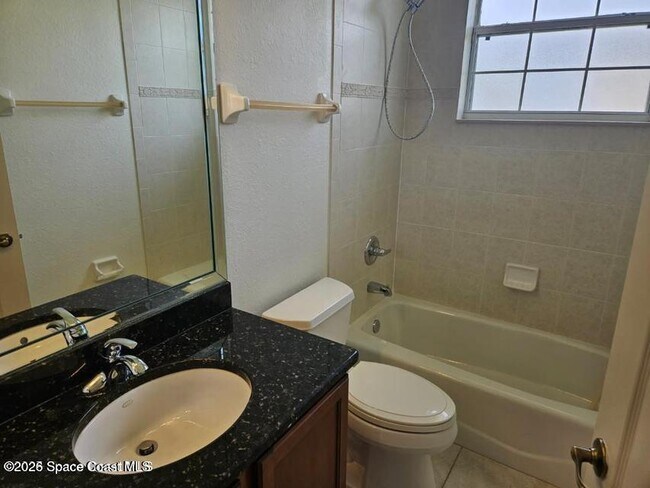 Building Photo - 1050 Eleuthera Dr NE
