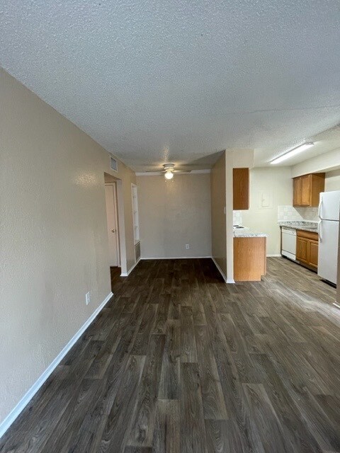 Building Photo - 3229 Bonnie Dr