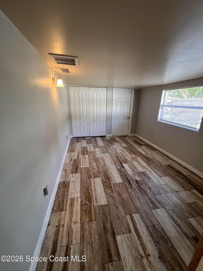 Building Photo - 1330 Lichty St