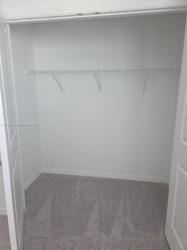 Building Photo - 3013 Skyline Lp