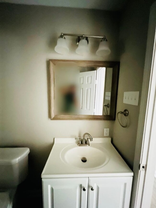 Building Photo - 7440 Bomer Dr