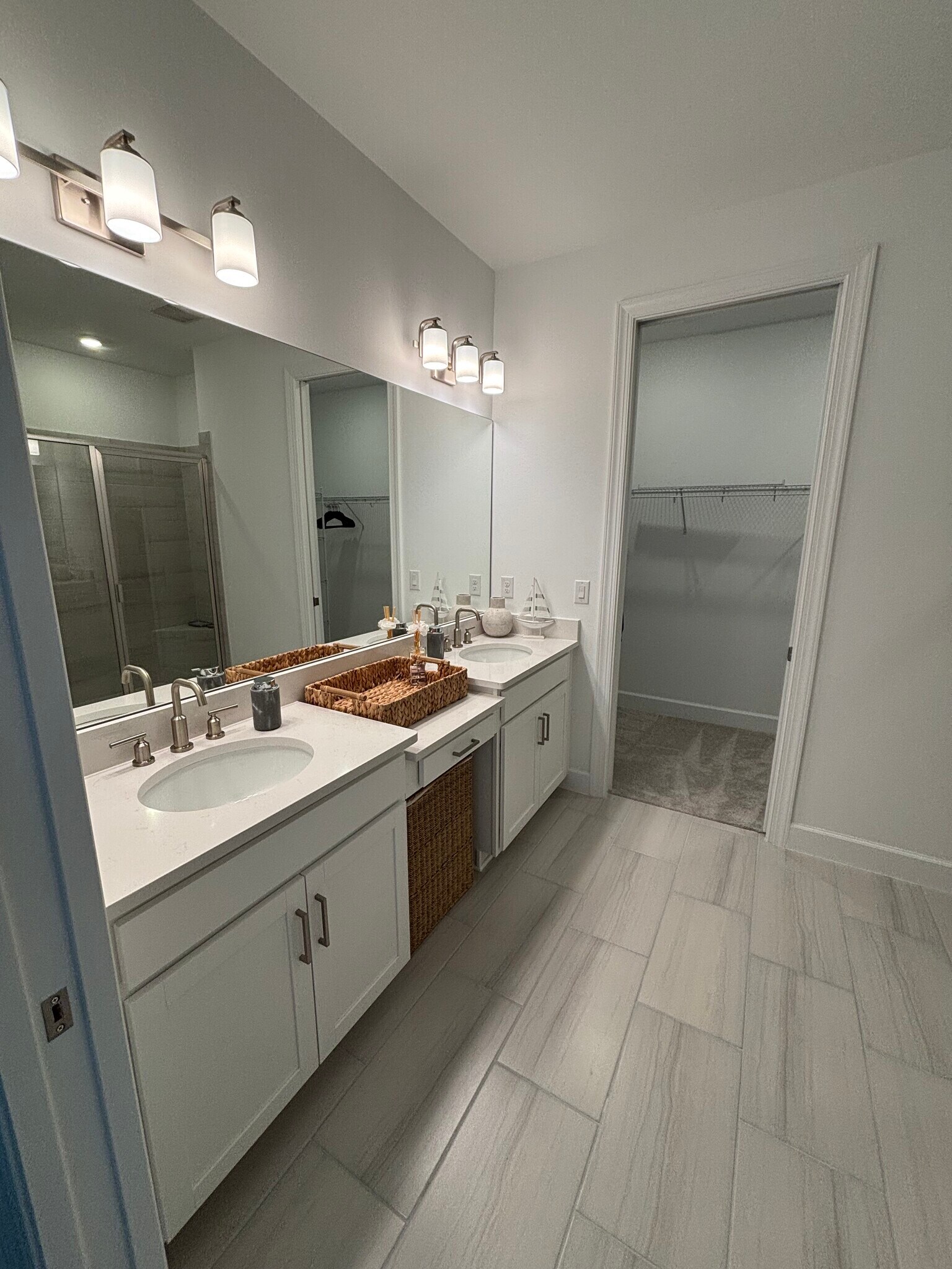 Building Photo - 15514 Vittorio St