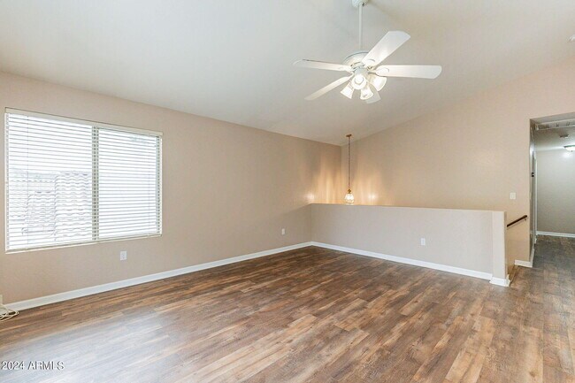 Building Photo - 822 E Ross Ave