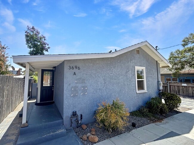Building Photo - Charming 2BD/1BA Home in Cherokee Point W/...