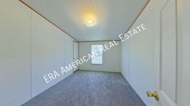 Building Photo - 8204 Verano St
