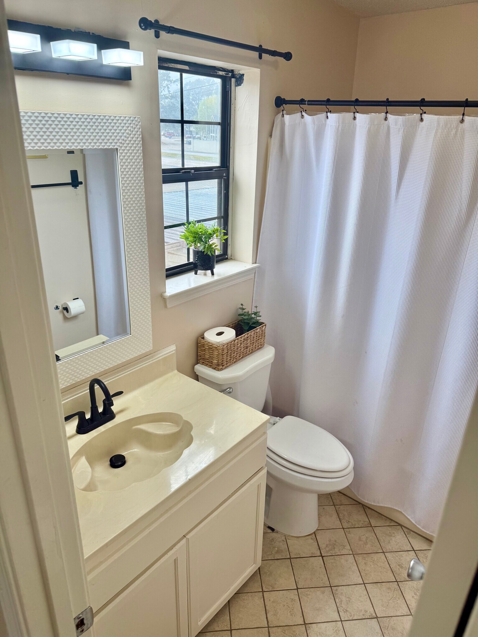 Building Photo - 9949 Siegen Ln