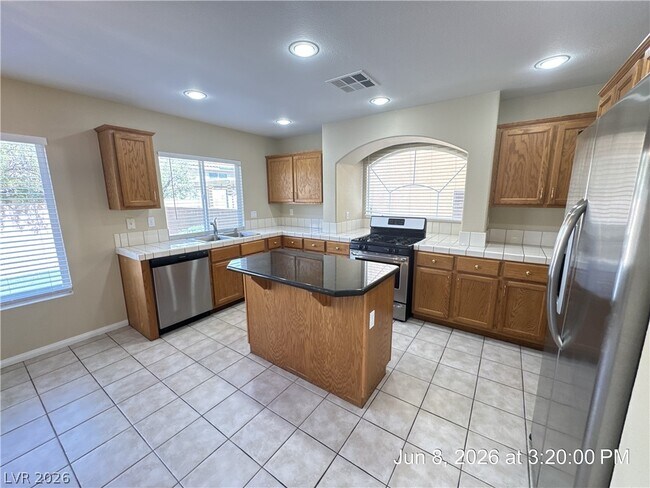 Building Photo - 10876 Fishers Island St