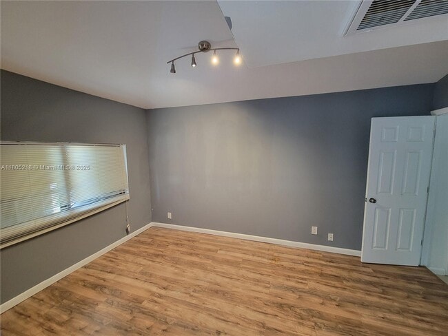 Building Photo - 485 NE 34th St