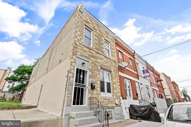Building Photo - 1833 Fontain St
